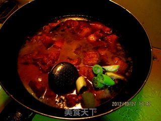 板栗红烧肉的做法步骤:8