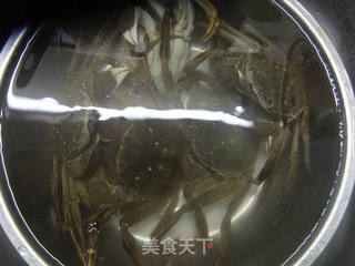 清蒸大闸蟹的做法步骤：1