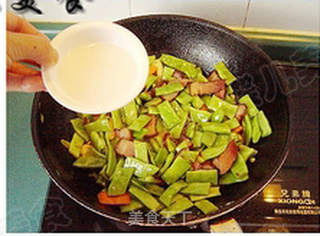 腊肉炒油豆角的做法步骤:8