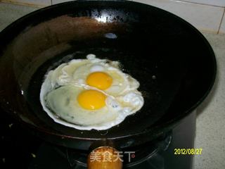 五蔬鸡蛋炒饭的做法步骤：5