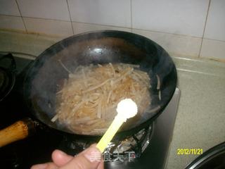 冬天的萝卜赛人参——素炒白萝卜丝的做法步骤:6