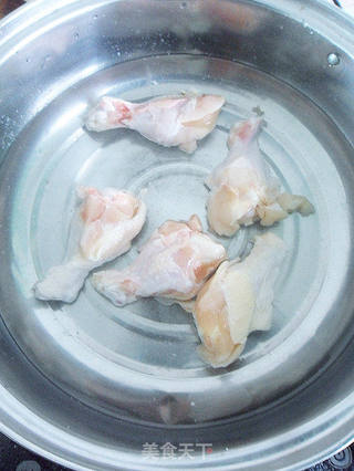 【冬日里的开胃菜】飘香鸡块烩丸子的做法步骤:3
