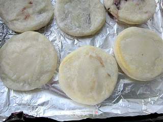 烤牛奶豆沙糯米饼的做法步骤:7