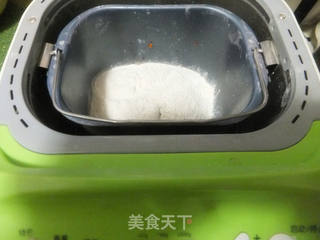 胡萝卜面包----面包机版的做法步骤:3