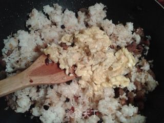 风味腊肠炒饭的做法步骤:7