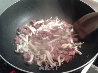 番茄牛肉炒意大利贝壳粉的做法步骤:2