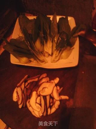 青菜炒香菇的做法步骤:2
