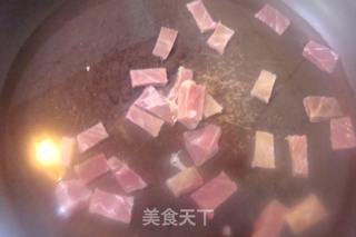 蟹味菇烩腊肉的做法步骤：2