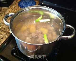 冬瓜薏米排骨汤的做法步骤:3