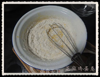 平底锅版---芝麻鸡蛋卷的做法步骤:4
