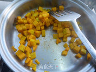 咸蛋黄南瓜丁的做法步骤:4