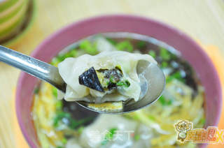 鲜虾馄饨的做法步骤:9
