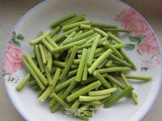 香干蒜薹炒肉丝的做法步骤:2