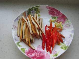 香干蒜薹炒肉丝的做法步骤:4