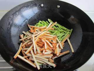 香干蒜薹炒肉丝的做法步骤:9