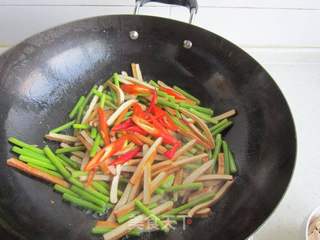 香干蒜薹炒肉丝的做法步骤:10
