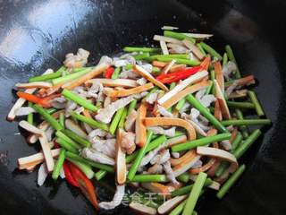 香干蒜薹炒肉丝的做法步骤:12