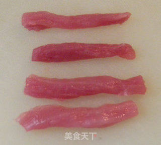 糖醋里脊的做法步骤:2