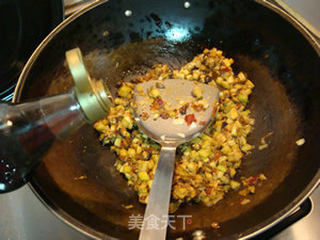 红油三丁炒饭的做法步骤:7