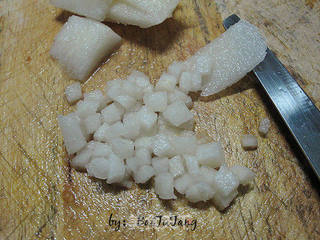 润嗓至宝—金桔雪梨茶的做法步骤:5