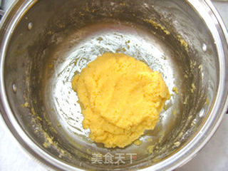 蛋黄椰蓉球的做法步骤:7