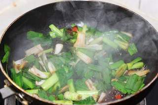 蒜苗炒豆腐的做法步骤:7
