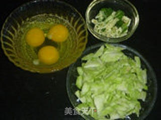 西兰花梗炒鸡蛋的做法步骤:3