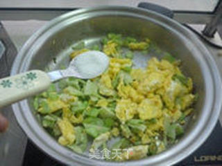 西兰花梗炒鸡蛋的做法步骤:9