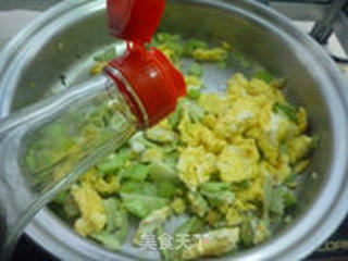 西兰花梗炒鸡蛋的做法步骤:11