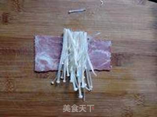 零厨艺也能做出美味的宴客菜-----培根金针菇卷的做法步骤:2