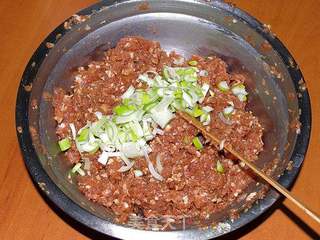 老北京肉饼的做法步骤:2