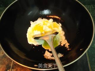 剩米饭的美味吃法——[什锦牛丸丁炒饭]的做法步骤：2