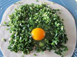 韭菜鸡蛋馅饼的做法步骤:6