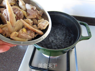 伍元煲土鸡的做法步骤:6