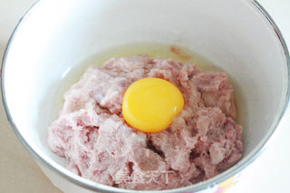 炸猪肉丸子的做法步骤:3