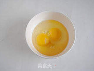 【半月鸡蛋饺】--- 选一款适合馅料的包法的做法步骤:2