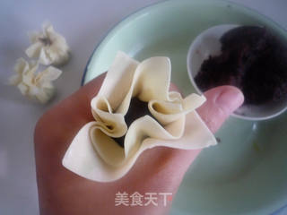 香酥豆沙云吞的做法步骤：3