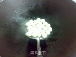 【史云生原汁上汤试用报告】蘑菇烩鹌鹑蛋的做法步骤:5