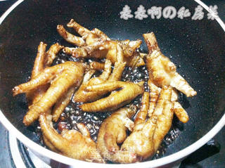 懒人菜谱 10分钟搞定软糯溜耙的红烧鸡爪的做法步骤:6