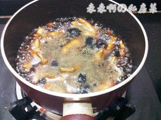 懒人菜谱 10分钟搞定软糯溜耙的红烧鸡爪的做法步骤:7