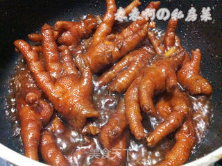 懒人菜谱 10分钟搞定软糯溜耙的红烧鸡爪的做法步骤:9