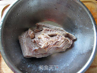 茄汁红烧牛肉面的做法步骤:2