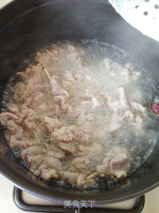 荤菜炒出烧烤味——牙签羊肉的做法步骤:5