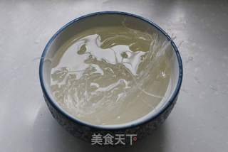 一个小窍门做出醇厚而又鲜香的“酸辣味”——家常【鳝鱼粉丝煲】的做法步骤：6