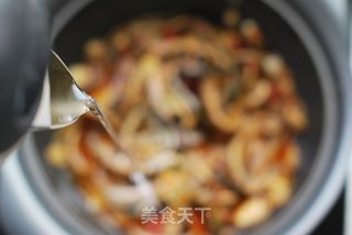 一个小窍门做出醇厚而又鲜香的“酸辣味”——家常【鳝鱼粉丝煲】的做法步骤:12
