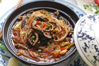 一个小窍门做出醇厚而又鲜香的“酸辣味”——家常【鳝鱼粉丝煲】的做法步骤:17