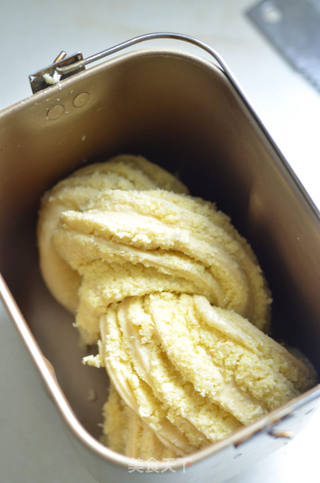 椰蓉面包(面包机版)的做法步骤:17