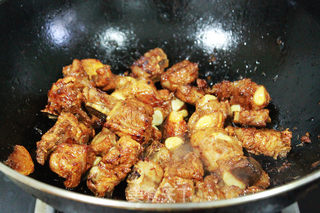 【排骨饭】.电饭锅版的做法步骤:4