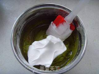 【食尚擂台烘焙赛区】:绿意盎然---抹茶蜜豆卷的做法步骤:7