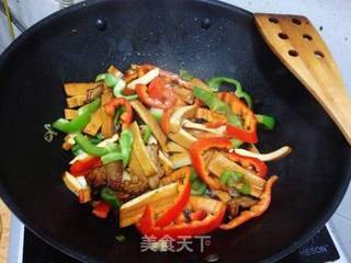 小炒豆干~芹菜五花肉炒豆干的做法步骤:9
